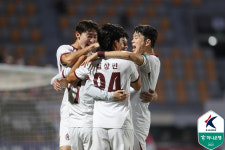 6골 폭발 난타전, 광주 화끈 4-2 승→5위 점프... 강등권 수원FC 3연패 수렁 [수원 현장리뷰]