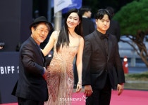 [포토]영화 '철들 무렵' 배우 하윤경과 기주봉, 정승오 감독