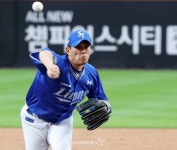 [포토]9회말 등판한 김재윤
