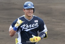 [B하인드★] K-거포 안현민, 아카마 구장 넘기는 솔로포로 WBC 부릉부릉. 김도영도 2루타로 시동! 티키타카 브로맨스