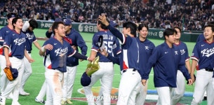 [포토]우리 현민이에게 박수를 고영표