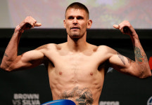 '충격' UFC 베테랑이 친딸 폭행→긴급 체포 '아동 학대 혐의' 파문 "때린 건 인정하지만..."
