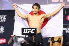 '日 최초' UFC 챔피언 탄생하나... '괴물 파이터' 타이라, 조슈아 반과 대격돌 