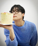 멋진 신세계 허남준, 뿔테 안경 쓴 생일 인증샷 합격