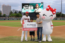 '7월 7홈런+17타점 맹타' KIA 복덩이 외인 카스트로, 금호타이어 7월 MVP 선정