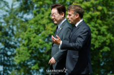 이재명·마크롱 대통령, 뤼미에르 서밋 참석 