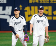 [포토]'노시환과 3루수비훈련!' 야구대표팀 김도영