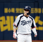 [포토]'만루는 못참지!' 2타점 2루타 박준순
