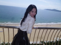 신민아, 김우빈과 결혼 후 첫 부국제 마무리..