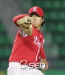 유현진 또 완투승, 다승 공동 1위 