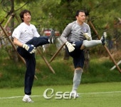 [사진]'골키퍼 코치는 골키퍼와 함께!'