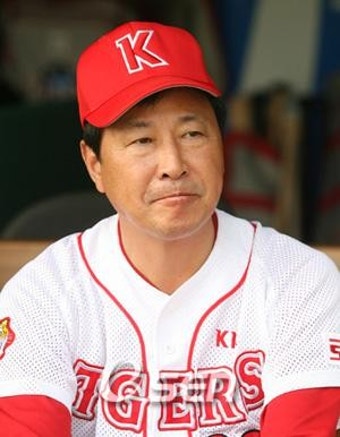 서정환, 부진한 주전 타자 교체 시사
