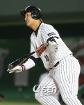 '주루방해 결승점' 롯데, SK 실수로 신승