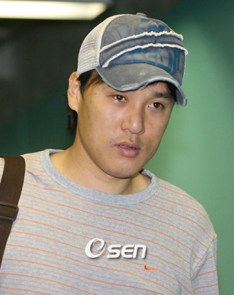 '등 통증' 이승엽, 18일 주니치전 무조건 출전
