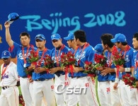 '무패의 한국야구…결속력의 금메달