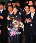 피겨퀸 김연아 귀국에 공항도 들썩