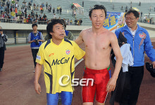 [사진]신태용,권호야, 수고했다!