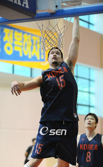 '김민수 19점' 한국, 대만 꺾고 결승행...亞선수권 티켓