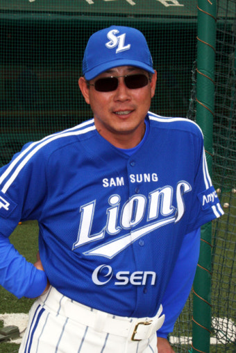 한대화 삼성수석코치, 한화 사령탑 부임…김인식은 고문위촉