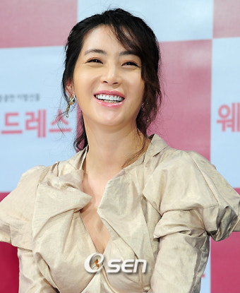 [사진]송윤아,'봄햇살같은 미소'