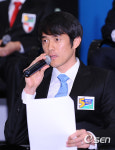 [사진]박용호,신임 빙가다 감독과 호흡을 맞춰야지요