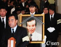 [사진]故 배삼룡,영원한 안식처로