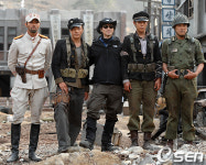 [사진]영화 포화 속으로 주연배우 및 감독