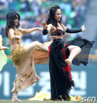 [사진]그라운드 달군 벨리댄스의 화려한 공연