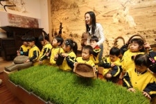 농협, 관람객이 뽑은 농기구 유물 전시