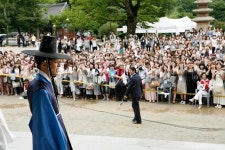 믹키유천, 촬영지서 800여 日팬과 미팅 전남 들썩