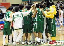 [사진]동부,이대로 4차전까지 승리하자