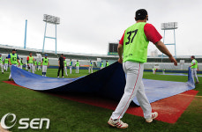 [사진]엔씨소프트 트라이아웃, 비가 오면 곤란한데