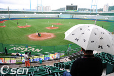 [사진]엔씨소프트, 비가 와도 테스트는 계속된다