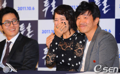 [사진]장난끼 발동 박철민,이렇게 가까이 앉아요?