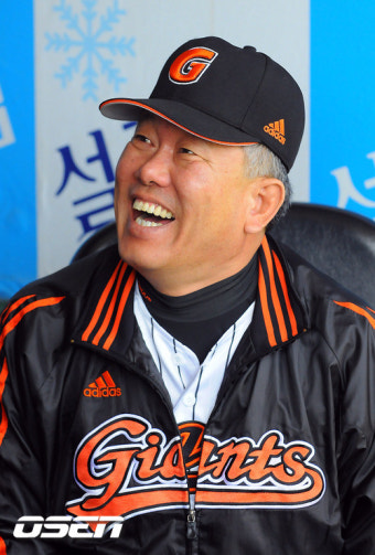 [사진]양승호 감독,'PO 1차전 평상시처럼 하면 됩니다!'