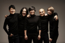 YB, 흰수염고래 발표..약자들에게 건네는 위로