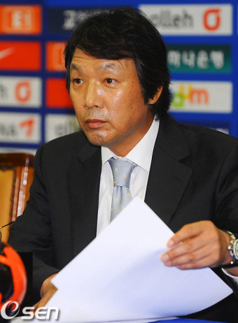 김승희 축구협회 전무이사, 팬과의 소통으로 신뢰 회복 및 투명성 강조