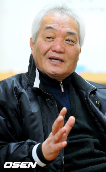 [사진]김광철 야구심판학교장,'심판학교 열기 정말 대단해요'