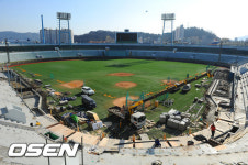 [사진]새단장 중인 마산구장 더 이상 롯데 구장 아니에요