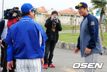 [사진]이대호, 류중일 감독님, 잘 지내셨죠