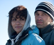 할리 베리-올리비에 마르티네즈, 결혼 공식 인정 날짜는 비밀