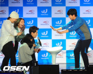 [사진]김수현, 어서들 일어나세요