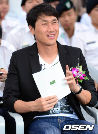 [사진]유상철 감독,'영원한 스승 히딩크 감독님 뵈러 왔어요~'