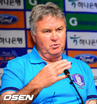 [사진]히딩크 감독,'우리 팀이 꼭 이겼으면 좋겠어요'