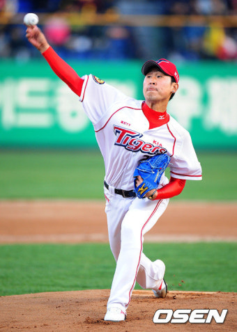 윤석민 8이닝 무실점… KIA, 두산에 1-0 설욕
