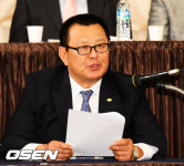 [사진]윤동균 전 감독,