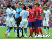 홍명보호, 조 2위로 8강 진출…가봉과 0-0