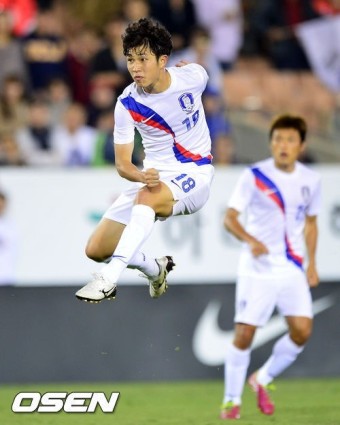 [사진]한국 코스타리카 평가전 이승기,'들어오자마자 강슛!'