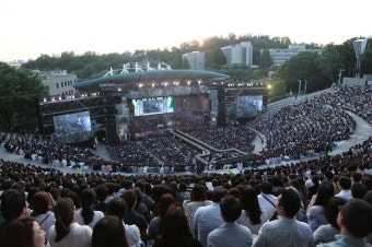 싸이까지 뜬 성시경 '축가', 6년 연속매진 이유 있었다 [콘서트 종합]