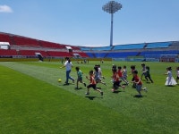 어린이들 놀이터로 변신한 전남의 축구전용구장